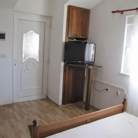 Fuer 3 Personen Zdravko 1 By Interhome *